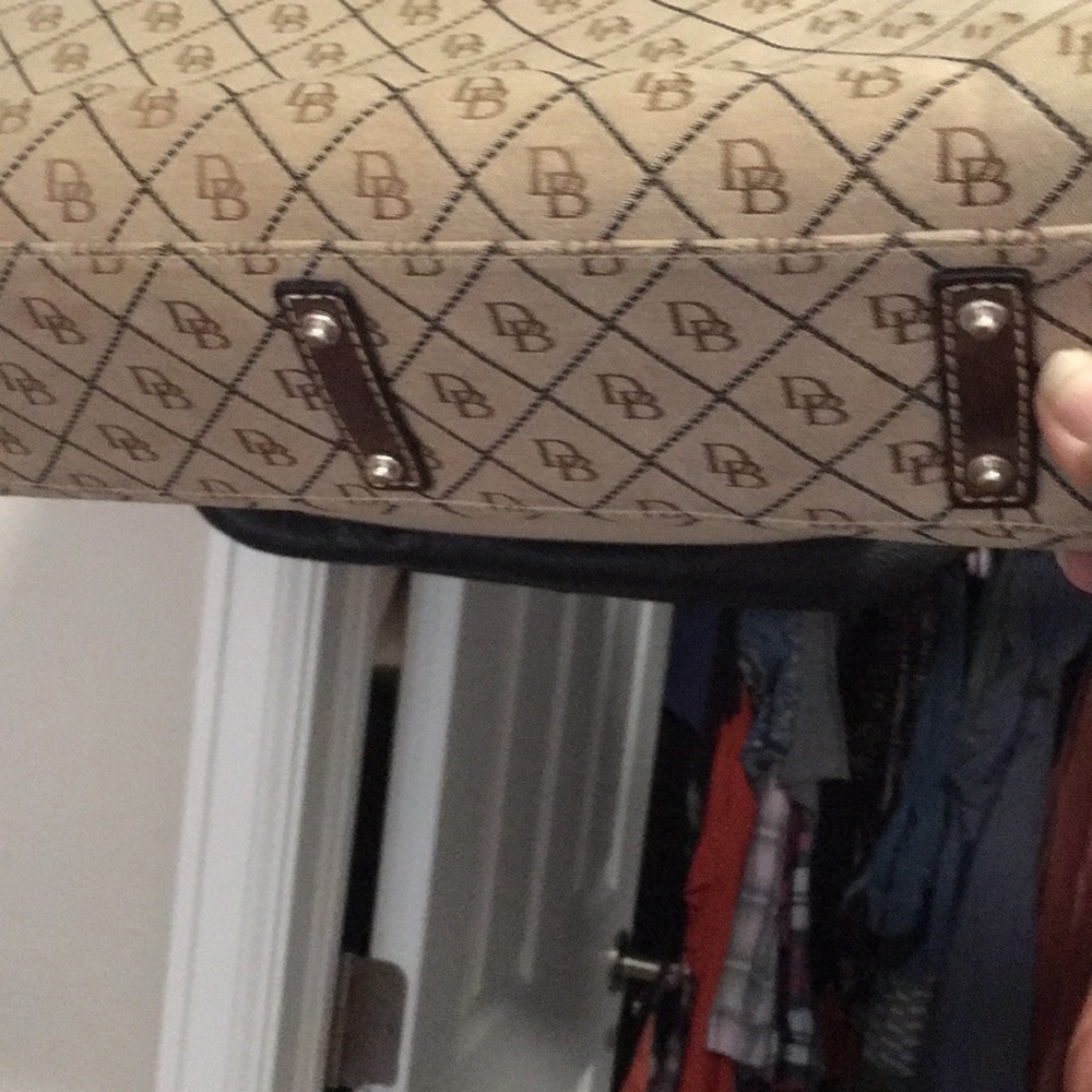 Dooney & Bourke - Picture 3 of 5